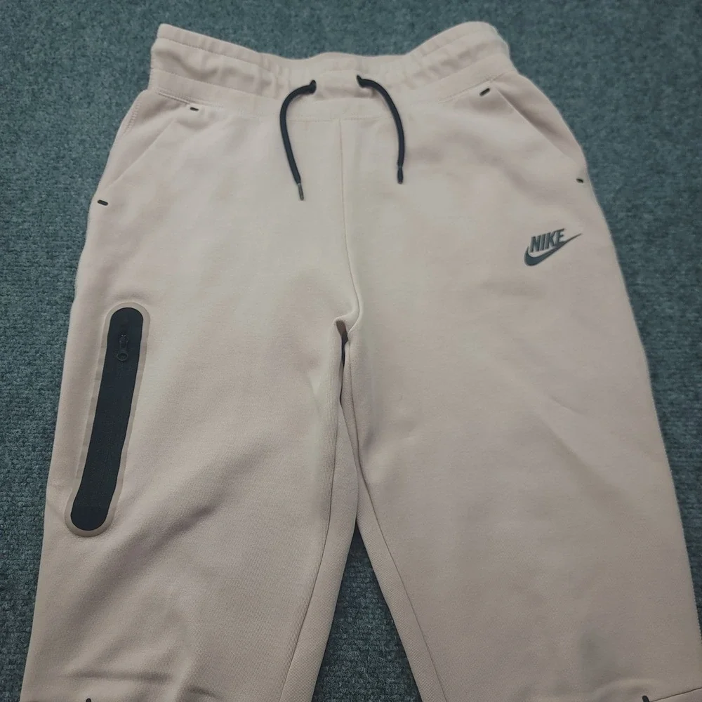 Nike sportswear tech